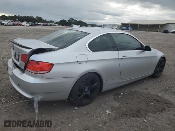 ✅ 2007 BMW 3 Series 328i • VIN: WBAWB33547PU87683 • Lot: 73651604. Wystawiony na Copart z przebiegiem 128 353 mil. Bezpłatny archiwum sprzedaży aukcyjnych z USA i szczegółowy raport historii pojazdu na DreamBid. Zdjęcie 3.