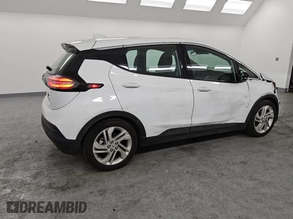 ✅ 2023 Chevrolet Bolt EV 1LT • VIN: 1G1FW6S07P4180808 • Лот: 46594025. Опубликован ранее на Copart с пробегом 28 098 миль. Бесплатный доступ к архиву аукционных продаж из США и подробный отчёт об истории автомобиля на DreamBid. Изображение 3.