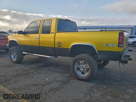 ✅ 1997 Chevrolet Silverado 1500 • VIN: 2GCEK19R3V1276692 • Lot: 94950975. Listed on Copart with 175,827 mi. Free auction sales archive from the USA and detailed vehicle history report at DreamBid. Image 2.