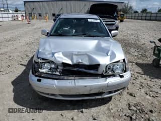 ✅ 2003 Volvo V40 • VIN: YV1VW27513F005818 • Lot: 71710595. Wystawiony na Copart z przebiegiem 146 272 mil. Bezpłatny archiwum sprzedaży aukcyjnych z USA i szczegółowy raport historii pojazdu na DreamBid. Zdjęcie 5.