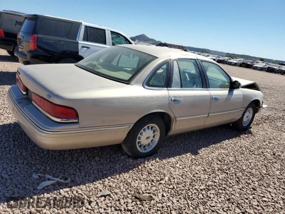 ✅ 1997 Ford Crown Victoria LX • VIN: 2FALP74W7VX231721 • Lot: 46159215. Listed on Copart with 155,363 mi. Free auction sales archive from the USA and detailed vehicle history report at DreamBid. Image 3.