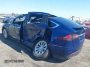 ✅ 2017 Tesla Model X 90D • VIN: 5YJXCBE24HF075440 • Lot: 43388534. Wystawiony na IAAI z przebiegiem Nie podano. Bezpłatny archiwum sprzedaży aukcyjnych z USA i szczegółowy raport historii pojazdu na DreamBid. Zdjęcie 3.