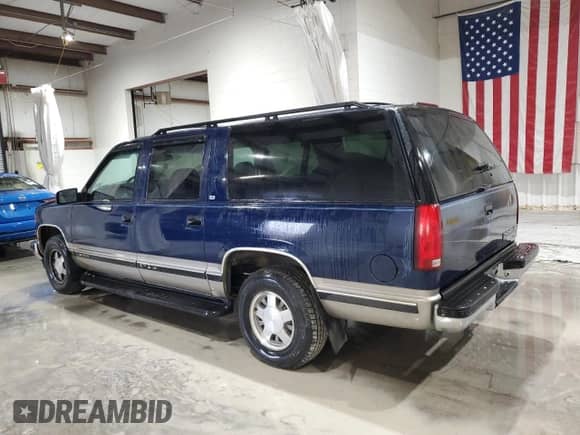 1998 Chevrolet Suburban с VIN 1GNEC16R5WJ361307, выставлен на аукционе Copart как лот 85717335 с пробегом 29 147 миль миль и Списание • Salvage title. История ставок и продаж доступна на DreamBid. Изображение 2.