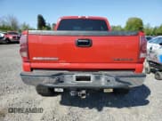 ✅ 2003 Chevrolet Silverado 2500HD LS • VIN: 1GCHK29G33E239431 • Lot: 54383905. Wystawiony na Copart z przebiegiem 71 232 mil. Bezpłatny archiwum sprzedaży aukcyjnych z USA i szczegółowy raport historii pojazdu na DreamBid. Zdjęcie 6.