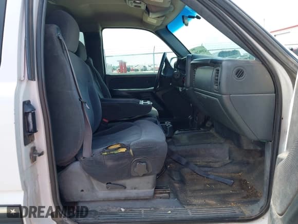 ✅ 2002 Chevrolet Silverado 1500 LT • VIN: 2GCEK19T321247345 • Lot: 42096246. Listed on IAAI with 469,696 mi. Free auction sales archive from the USA and detailed vehicle history report at DreamBid. Image 5.