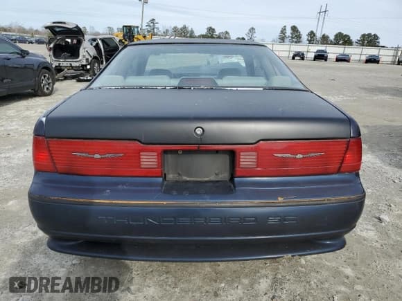 ✅ 1991 Ford Thunderbird • VIN: 1FAPP64R3MH164460 • Лот: 43114305. Опубликован ранее на Copart с пробегом 86 771 миль. Бесплатный доступ к архиву аукционных продаж из США и подробный отчёт об истории автомобиля на DreamBid. Изображение 6.