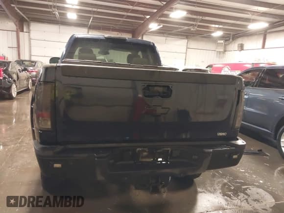 ✅ 2012 Chevrolet Silverado 2500HD LTZ • VIN: 1GC2KYCG5CZ204965 • Lot: 40233599. Listed on IAAI with 133,884 mi. Free auction sales archive from the USA and detailed vehicle history report at DreamBid. Image 17.