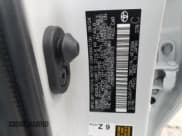 ✅ 2024 Toyota Corolla Hybrid LE • VIN: JTDBCMFE9R3067413 • Lot: 81424215. Wystawiony na Copart z przebiegiem 13 151 mil. Bezpłatny archiwum sprzedaży aukcyjnych z USA i szczegółowy raport historii pojazdu na DreamBid. Zdjęcie 12.