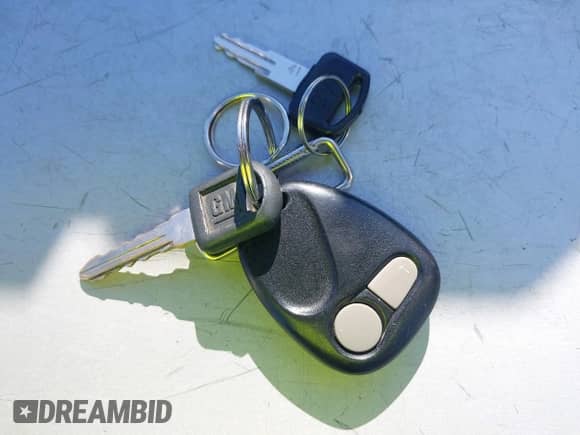 1998 Chevrolet Silverado 1500 z VIN 2GCEK19R0W1156253, wystawiony jako IAAI lot #43508052 z przebiegiem 199 035 mil mil oraz . Historia ofert i sprzedaży dostępna na DreamBid. Obrazek 11.