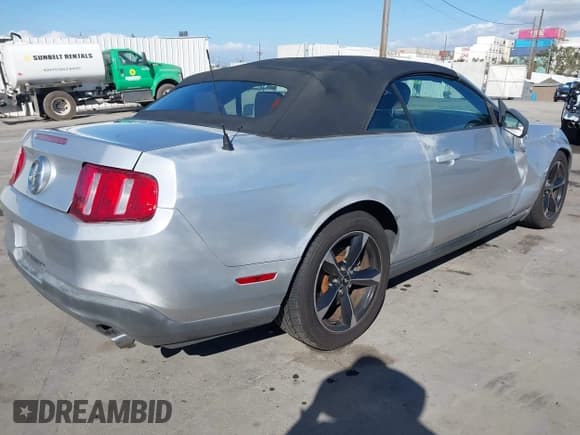✅ 2012 Ford Mustang Premium • VIN: 1ZVBP8EM2C5235096 • Lot: 43385320. Listed on IAAI with 110,439 mi. Free auction sales archive from the USA and detailed vehicle history report at DreamBid. Image 4.