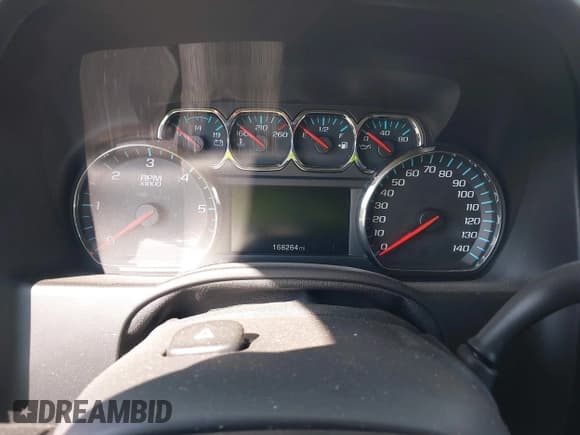 ✅ 2015 Chevrolet Suburban LT • VIN: 1GNSCJKC5FR657837 • Lot: 43414855. Wystawiony na IAAI z przebiegiem 168 264 mil. Bezpłatny archiwum sprzedaży aukcyjnych z USA i szczegółowy raport historii pojazdu na DreamBid. Zdjęcie 7.