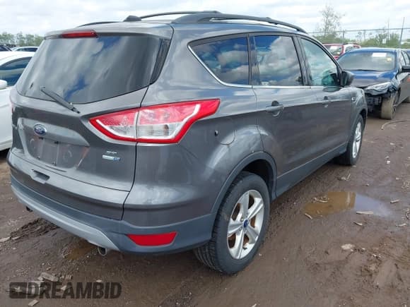 ✅ 2013 Ford Escape SE • VIN: 1FMCU9GX3DUD35255 • Lot: 42197543. Wystawiony na IAAI z przebiegiem 154 359 mil. Bezpłatny archiwum sprzedaży aukcyjnych z USA i szczegółowy raport historii pojazdu na DreamBid. Zdjęcie 4.