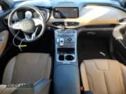 ✅ 2022 Hyundai Santa Fe Calligraphy • VIN: 5NMS5DAL7NH423319 • Lot: 74097613. Wystawiony na Copart z przebiegiem 28 565 mil. Bezpłatny archiwum sprzedaży aukcyjnych z USA i szczegółowy raport historii pojazdu na DreamBid. Zdjęcie 8.