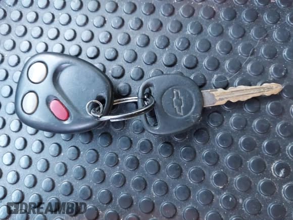 ✅ 2006 Chevrolet Silverado 2500HD LT3 • VIN: 1GCHK23D36F213635 • Lot: 43737426. Wystawiony na IAAI z przebiegiem 302 249 mil. Bezpłatny archiwum sprzedaży aukcyjnych z USA i szczegółowy raport historii pojazdu na DreamBid. Zdjęcie 11.