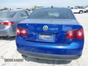 ✅ 2009 Volkswagen Jetta SE • VIN: 3VWRZ71K99M159242 • Lot: 42200917. Listed on IAAI with 226,285 mi. Free auction sales archive from the USA and detailed vehicle history report at DreamBid. Image 17.
