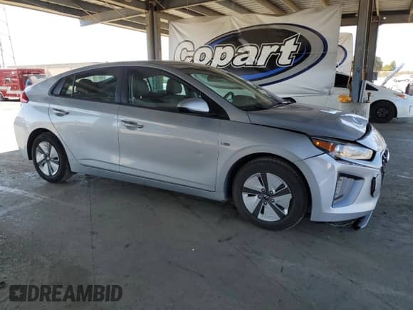 2020 Hyundai Ioniq Blue с VIN KMHC65LCXLU228000, выставлен на аукционе Copart как лот 71322385 с пробегом 113 147 миль миль и Списание • Salvage title. История ставок и продаж доступна на DreamBid. Изображение 4.
