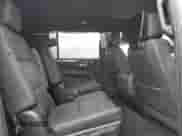 ✅ 2021 Chevrolet Suburban RST • VIN: 1GNSCEKD6MR234505 • Lot: 71460224. Wystawiony na Copart z przebiegiem 69 174 mil. Bezpłatny archiwum sprzedaży aukcyjnych z USA i szczegółowy raport historii pojazdu na DreamBid. Zdjęcie 11.