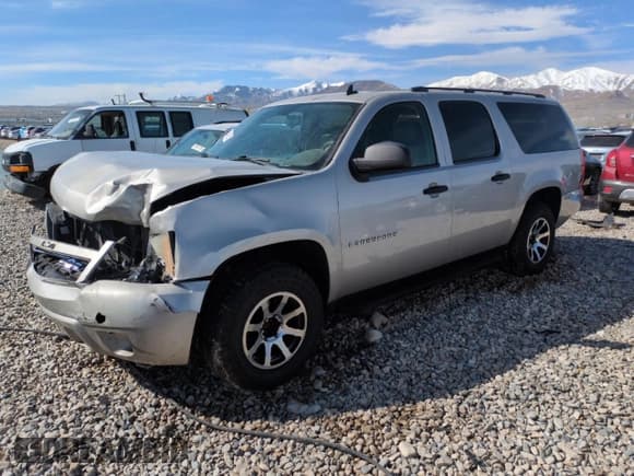 ✅ 2009 Chevrolet Suburban LS • VIN: 1GNFC16079R211582 • Лот: 50649205. Опубликован ранее на Copart с пробегом 258 057 миль. Бесплатный доступ к архиву аукционных продаж из США и подробный отчёт об истории автомобиля на DreamBid. Изображение 1.