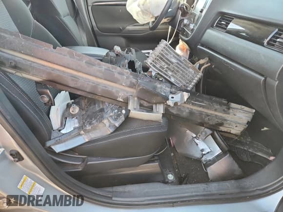 ✅ 2020 Mitsubishi Outlander ES • VIN: JA4AZ3A31LZ026685 • Lot: 91675255. Wystawiony na Copart z przebiegiem 78 442 mil. Bezpłatny archiwum sprzedaży aukcyjnych z USA i szczegółowy raport historii pojazdu na DreamBid. Zdjęcie 13.