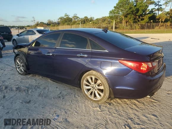 ✅ 2013 Hyundai Sonata SE • VIN: 5NPEC4AC2DH736959 • Lot: 72374184. Listed on Copart with 224,474 mi. Free auction sales archive from the USA and detailed vehicle history report at DreamBid. Image 2.
