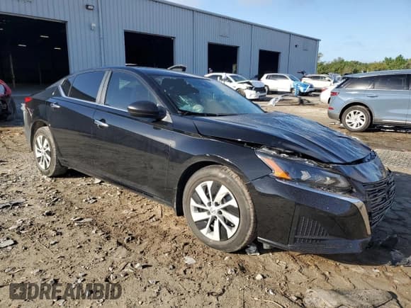 ✅ 2024 Nissan Altima S • VIN: 1N4BL4BV5RN418172 • Lot: 82299185. Listed on Copart with 11,674 mi. Free auction sales archive from the USA and detailed vehicle history report at DreamBid. Image 4.