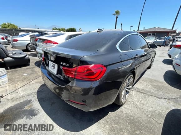 ✅ 2018 BMW 4 Series 430i • VIN: WBA4J1C5XJBG78580 • Lot: 61502855. Listed on Copart with 100,817 mi. Free auction sales archive from the USA and detailed vehicle history report at DreamBid. Image 4.