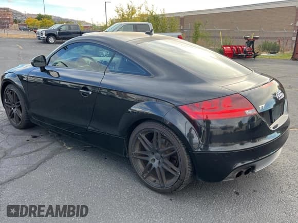 ✅ 2008 Audi TT 2.0T • VIN: TRUAF38J081009245 • Лот: 79571214. Опубликован ранее на Copart с пробегом 117 434 миль. Бесплатный доступ к архиву аукционных продаж из США и подробный отчёт об истории автомобиля на DreamBid. Изображение 3.