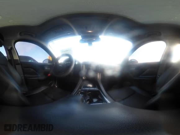 ✅ 2018 Jaguar F-Pace 30t Premium • VIN: SADCJ2GX3JA203652 • Lot: 41909457. Listed on IAAI with 99,675 mi. Free auction sales archive from the USA and detailed vehicle history report at DreamBid. Image 18.