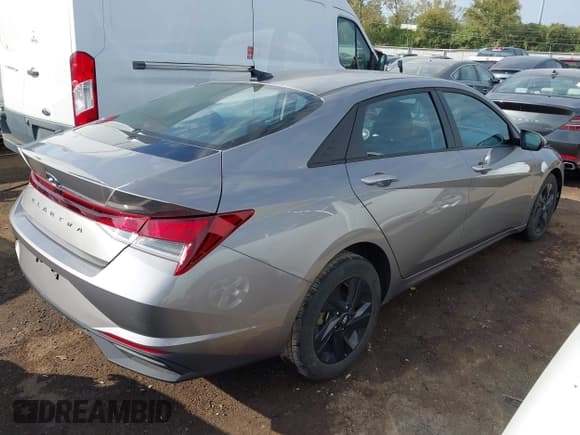 ✅ 2022 Hyundai Elantra SEL • VIN: KMHLS4AG4NU302994 • Лот: 43445267. Опубликован ранее на IAAI с пробегом 29 888 миль. Бесплатный доступ к архиву аукционных продаж из США и подробный отчёт об истории автомобиля на DreamBid. Изображение 4.