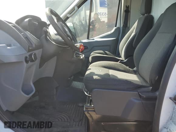 ✅ 2016 Ford Transit • VIN: 1FTRS4XG3GKA16705 • Лот: 53777385. Опубликован ранее на Copart с пробегом 418 247 миль. Бесплатный доступ к архиву аукционных продаж из США и подробный отчёт об истории автомобиля на DreamBid. Изображение 7.