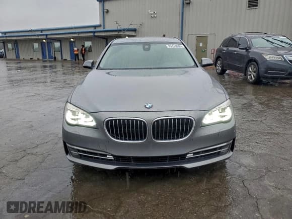✅ 2013 BMW 7 Series 750Li • VIN: WBAYE8C55DD132788 • Lot: 93476065. Listed on Copart with 202,553 mi. Free auction sales archive from the USA and detailed vehicle history report at DreamBid. Image 5.