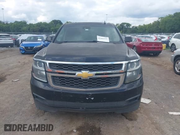 ✅ 2015 Chevrolet Suburban LT • VIN: 1GNSCJKC1FR545648 • Lot: 42982512. Wystawiony na IAAI z przebiegiem 405 947 mil. Bezpłatny archiwum sprzedaży aukcyjnych z USA i szczegółowy raport historii pojazdu na DreamBid. Zdjęcie 12.