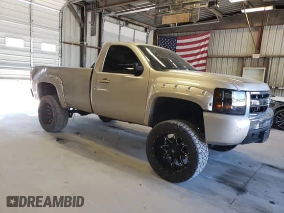 2008 Chevrolet Silverado 1500 Work Truck with VIN 1GCEC14C88E146393, listed as a Copart auction lot 59934714 with 240,847 mi miles and Salvage title. Bid and sale history available at DreamBid. Image 4.