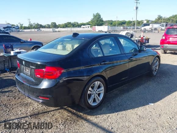 ✅ 2016 BMW 3 Series 328i xDrive • VIN: WBA8E3C56GK501337 • Lot: 43071916. Listed on IAAI with 111,491 mi. Free auction sales archive from the USA and detailed vehicle history report at DreamBid. Image 4.