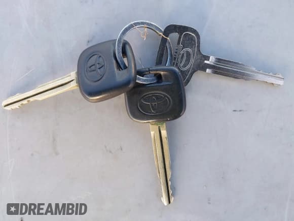 ✅ 2004 Toyota Camry LE • VIN: 4T1BE32K94U317084 • Лот: 43786386. Опубликован ранее на IAAI с пробегом 186 834 миль. Бесплатный доступ к архиву аукционных продаж из США и подробный отчёт об истории автомобиля на DreamBid. Изображение 11.