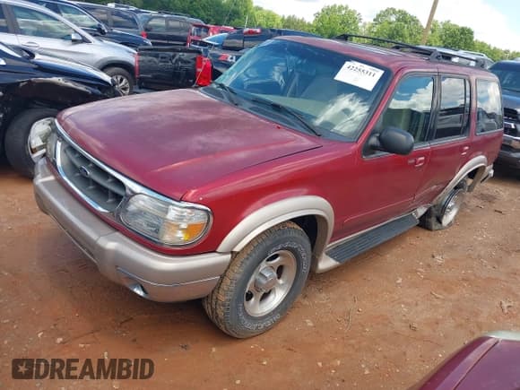 ✅ 2000 Ford Explorer Eddie Bauer • VIN: 1FMZU74E1YZA95651 • Lot: 42255311. Wystawiony na IAAI z przebiegiem 199 209 mil. Bezpłatny archiwum sprzedaży aukcyjnych z USA i szczegółowy raport historii pojazdu na DreamBid. Zdjęcie 2.