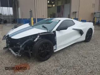 ✅ 2021 Chevrolet Corvette 3LT • VIN: 1G1YC3D4XM5120317 • Lot: 90125655. Wystawiony na Copart z przebiegiem 35 109 mil. Bezpłatny archiwum sprzedaży aukcyjnych z USA i szczegółowy raport historii pojazdu na DreamBid. Zdjęcie 1.