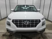 ✅ 2025 Hyundai Venue SEL • VIN: KMHRC8A36SU361939 • Лот: 86595455. Опубликован ранее на Copart с пробегом 5 300 миль. Бесплатный доступ к архиву аукционных продаж из США и подробный отчёт об истории автомобиля на DreamBid. Изображение 5.