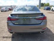 ✅ 2019 Lexus ES 350 • VIN: 58ABZ1B10KU004852 • Lot: 43425527. Wystawiony na IAAI z przebiegiem 157 944 mil. Bezpłatny archiwum sprzedaży aukcyjnych z USA i szczegółowy raport historii pojazdu na DreamBid. Zdjęcie 16.