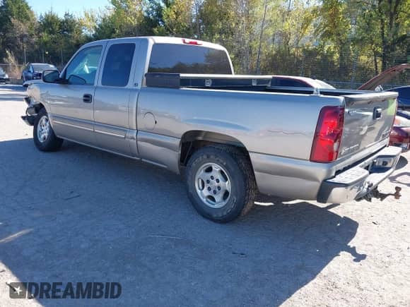 2003 Chevrolet Silverado 1500 LS z VIN 2GCEC19T031114668, wystawiony jako IAAI lot #43615495 z przebiegiem 84 458 mil mil oraz . Historia ofert i sprzedaży dostępna na DreamBid. Obrazek 3.