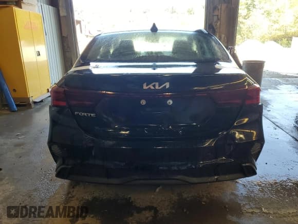 ✅ 2023 Kia Forte LX • VIN: 3KPF24AD1PE562679 • Lot: 80432825. Wystawiony na Copart z przebiegiem 27 043 mil. Bezpłatny archiwum sprzedaży aukcyjnych z USA i szczegółowy raport historii pojazdu na DreamBid. Zdjęcie 6.