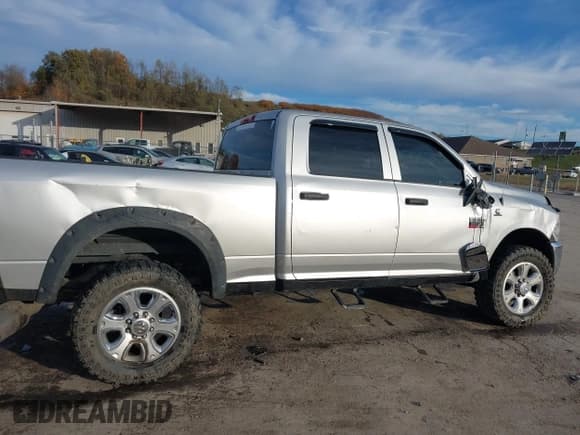 ✅ 2012 Ram 2500 ST • VIN: 3C6UD5CL0CG327045 • Lot: 43524886. Listed on IAAI with 131,213 mi. Free auction sales archive from the USA and detailed vehicle history report at DreamBid. Image 14.