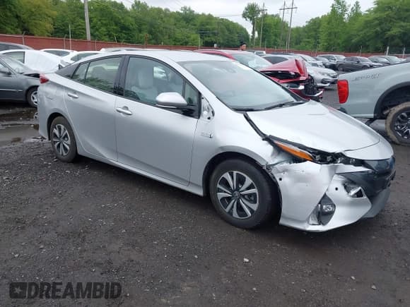 ✅ 2017 Toyota Prius Plus • VIN: JTDKARFPXH3034892 • Lot: 42376800. Listed on IAAI with 65,548 mi. Free auction sales archive from the USA and detailed vehicle history report at DreamBid. Image 1.