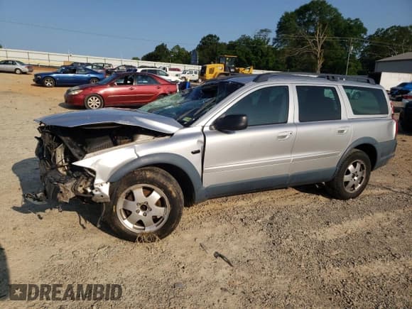 ✅ 2004 Volvo V70 XC Cross Country • VIN: YV1SZ59H941125075 • Lot: 58963795. Listed on Copart with 209,539 mi. Free auction sales archive from the USA and detailed vehicle history report at DreamBid. Image 1.