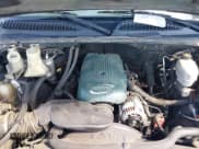 ✅ 2003 Chevrolet Silverado 2500HD LS • VIN: 1GCHC29U03E166456 • Lot: 42236591. Wystawiony na IAAI z przebiegiem Nie podano. Bezpłatny archiwum sprzedaży aukcyjnych z USA i szczegółowy raport historii pojazdu na DreamBid. Zdjęcie 10.