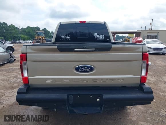 ✅ 2018 Ford F-250 XL • VIN: 1FT7W2BTXJEB50640 • Lot: 42388061. Listed on IAAI with 274,829 mi. Free auction sales archive from the USA and detailed vehicle history report at DreamBid. Image 16.