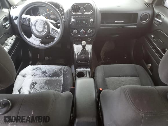 ✅ 2015 Jeep Patriot Sport • VIN: 1C4NJPBB1FD118733 • Лот: 91930675. Опубликован ранее на Copart с пробегом 68 358 миль. Бесплатный доступ к архиву аукционных продаж из США и подробный отчёт об истории автомобиля на DreamBid. Изображение 8.