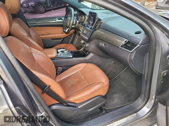 ✅ 2018 Mercedes-Benz GLE 43 AMG • VIN: 4JGED6EB5JA118186 • Лот: 96175175. Опубликован ранее на Copart с пробегом 112 190 миль. Бесплатный доступ к архиву аукционных продаж из США и подробный отчёт об истории автомобиля на DreamBid. Изображение 5.