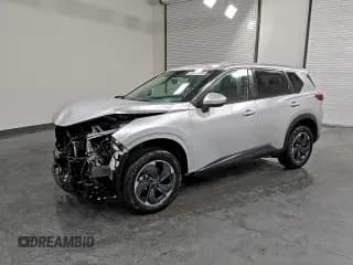 ✅ 2024 Nissan Rogue SV • VIN: 5N1BT3BA5RC695591 • Lot: 95133675. Wystawiony na Copart z przebiegiem 35 464 mil. Bezpłatny archiwum sprzedaży aukcyjnych z USA i szczegółowy raport historii pojazdu na DreamBid. Zdjęcie 1.