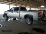 ✅ 2007 Chevrolet Silverado 2500HD 1LT • VIN: 1GCHC23KX7F562742 • Lot: 52817115. Wystawiony na Copart z przebiegiem 181 496 mil. Bezpłatny archiwum sprzedaży aukcyjnych z USA i szczegółowy raport historii pojazdu na DreamBid. Zdjęcie 2.